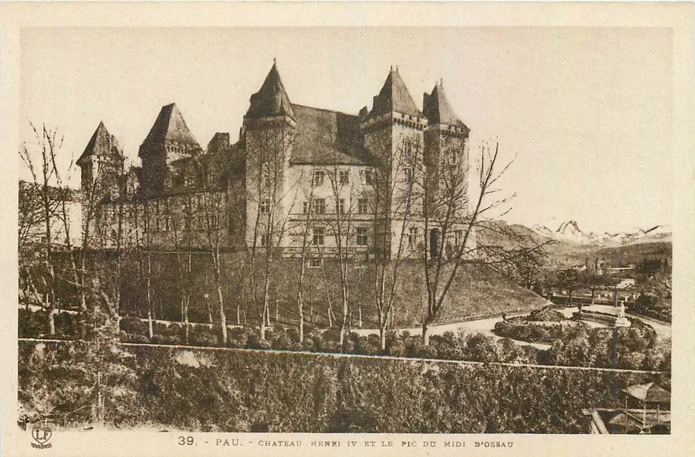 Pau - Schloss Henri IV und der Pic du Midi de Bigorre - Vorderseite