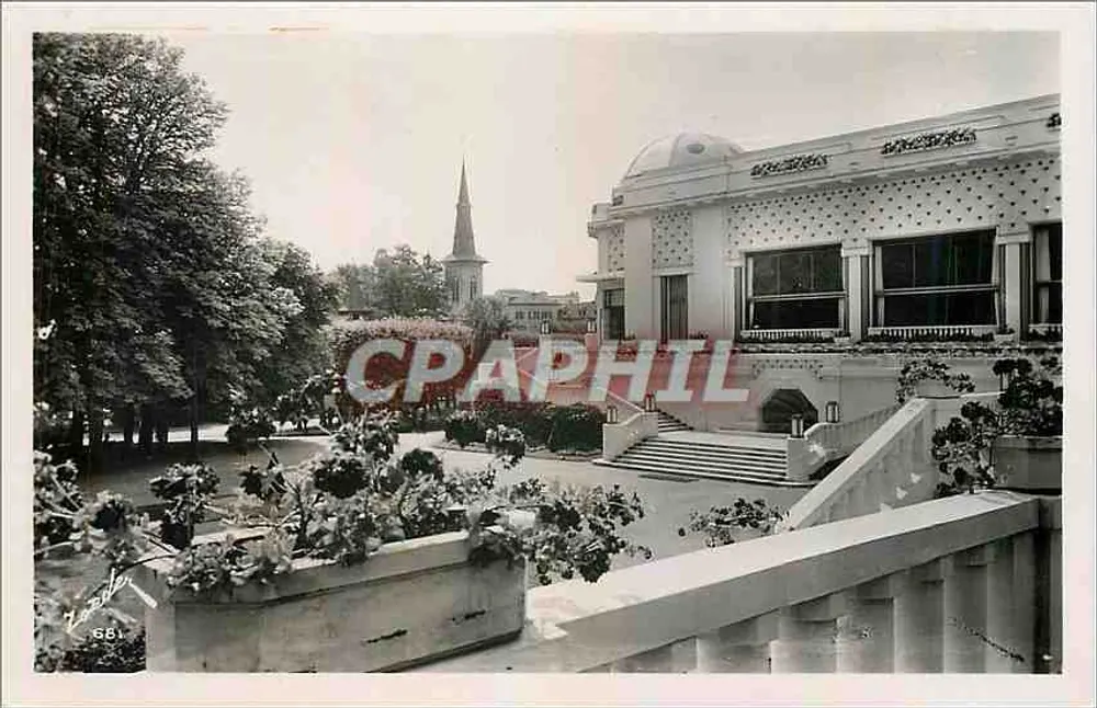 VITTEL - Das Casino und ein Eck des Parks — Éditions V. Roadon, rue Stanislas, Nancy - Vorderseite