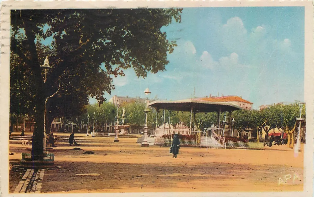 Béziers — Place Jean-Jaurès — Le Kiosque — éditeur A.P.A. - Recto