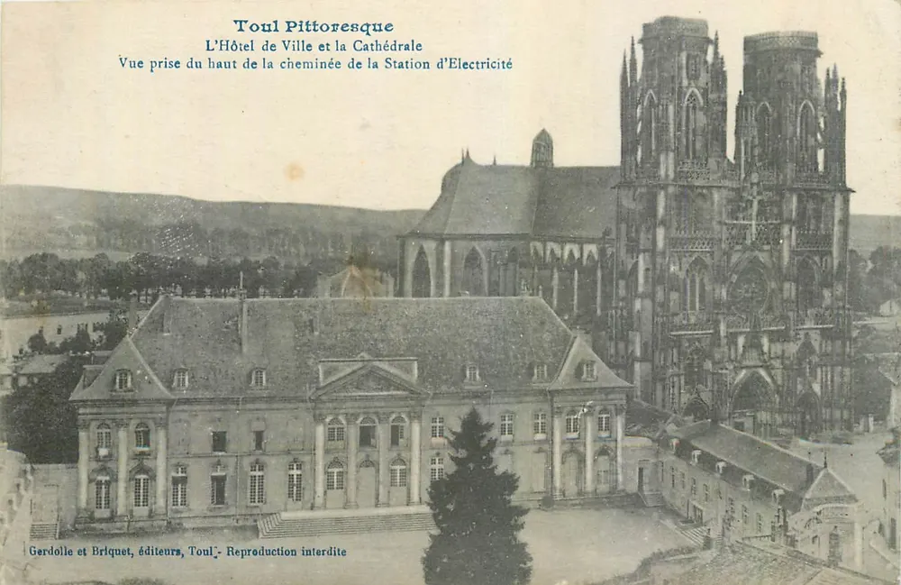 Toul — Das Rathaus und die Kathedrale — Verlage Gerdolle und Briquet, Toul - Vorderseite