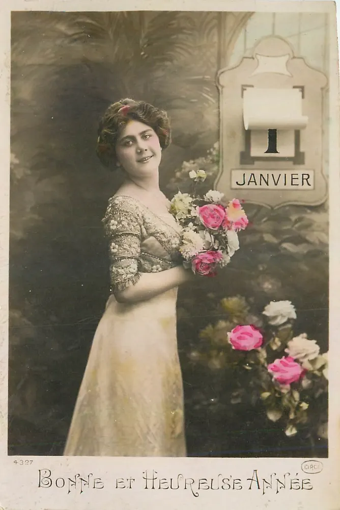 Femme en robe de soirée tenant un bouquet — Bonne et Heureuse Année — Circe, n° 4327 - Recto