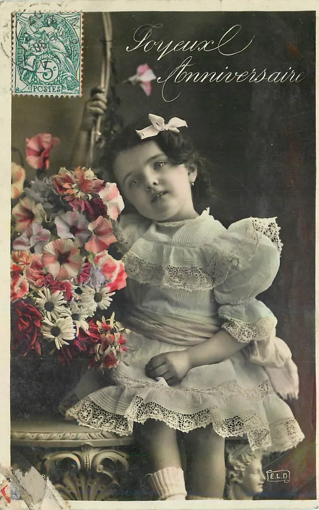 Menina com vestido de renda — com buquê de flores — editor E.L.D. - Frente