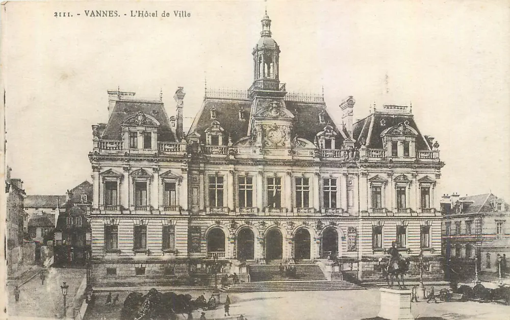 Vannes - O Hotel de Ville — Bilhete postal antigo n° 2111, editor Laurent & Del Romme - Frente