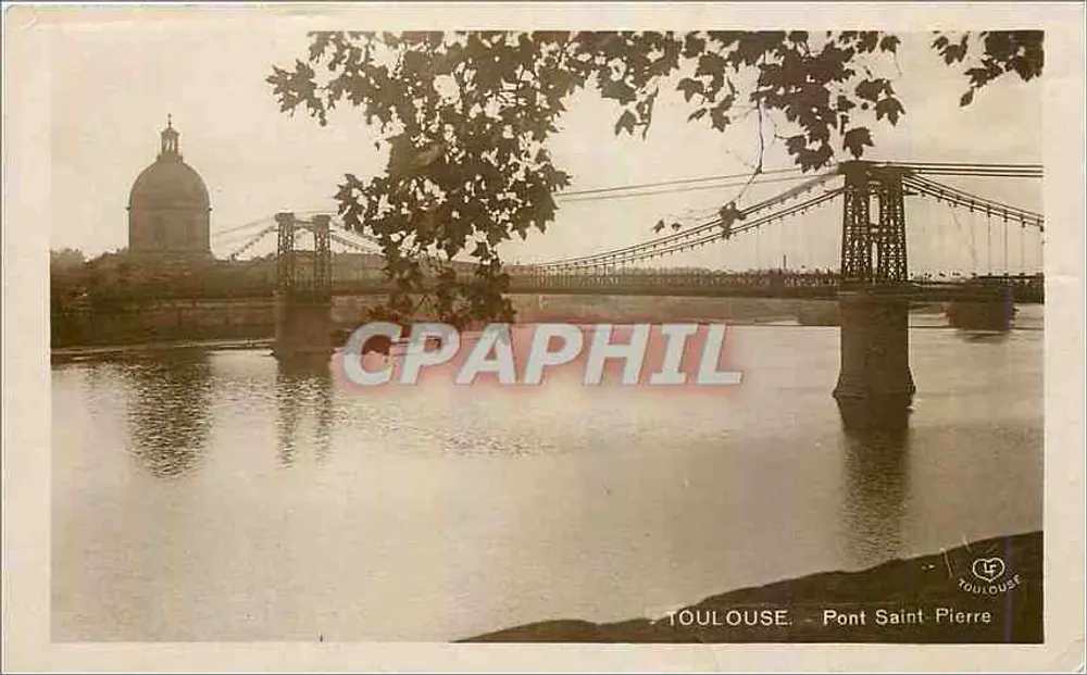 Toulouse - Pont Saint-Pierre — view of the suspension bridge and dome of the Basilica Saint-Sernin - Front
