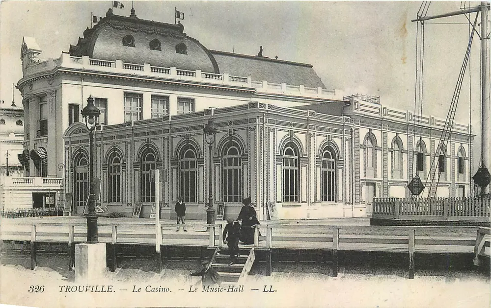 Trouville — Le Casino — Le Music-Hall — LL. n° 326 - Recto