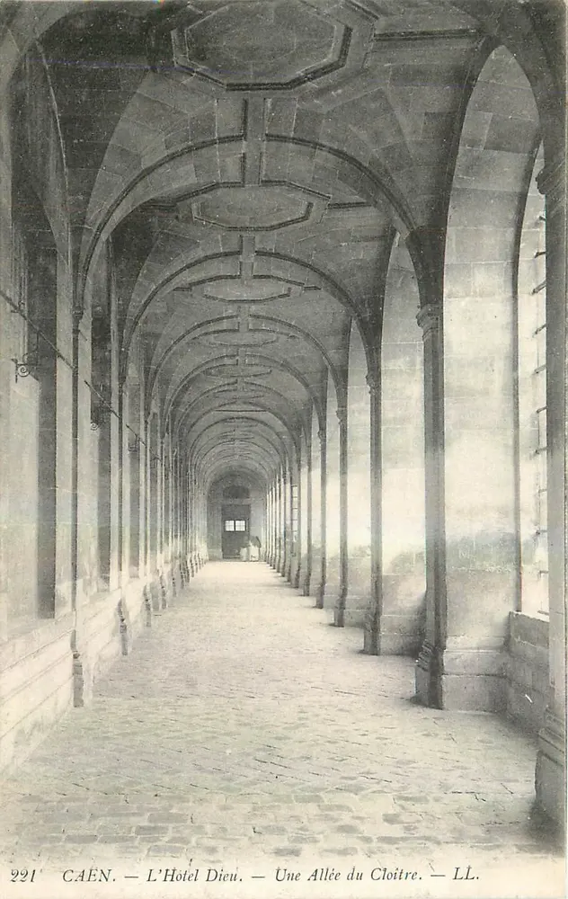 Caen — O Hôtel Dieu — Uma Avenida do Claustro — LL — n° 221 - Frente