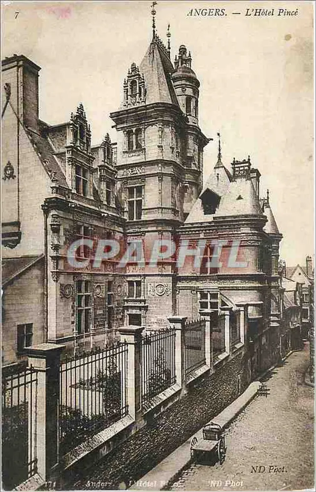 Angers — O Hotel Pinçé — ND Phot. - Frente