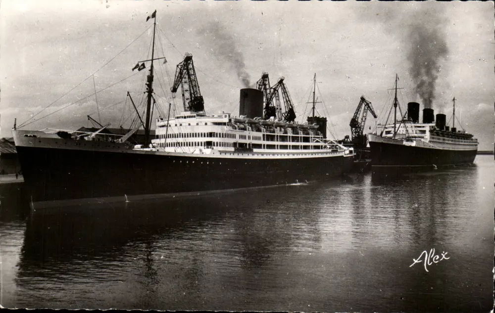 Cherbourg (Manche) — Dampfschiffe am Hafenterminal — Alex Becquemin Edit. - Vorderseite
