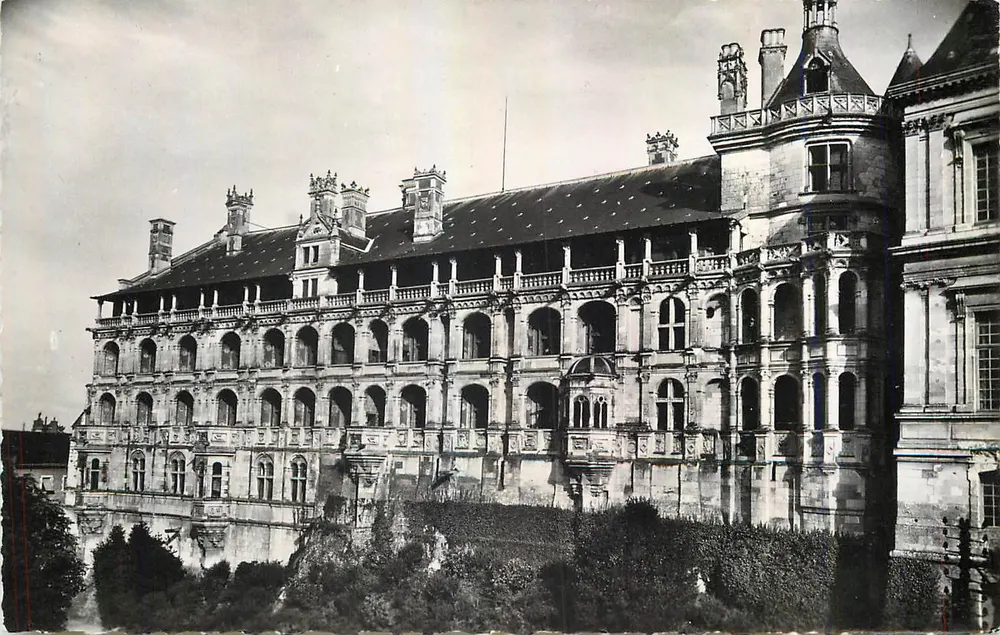 O Castelo de Blois — Facha das Loges — editor Syndicat d'Initiative de Blois, n° 6601 - Frente