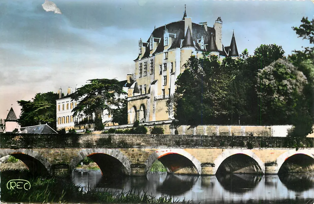 Schloss Raoul — Brücke über die Indre — Herr ROUSSSEL, Fotoverlag - Vorderseite