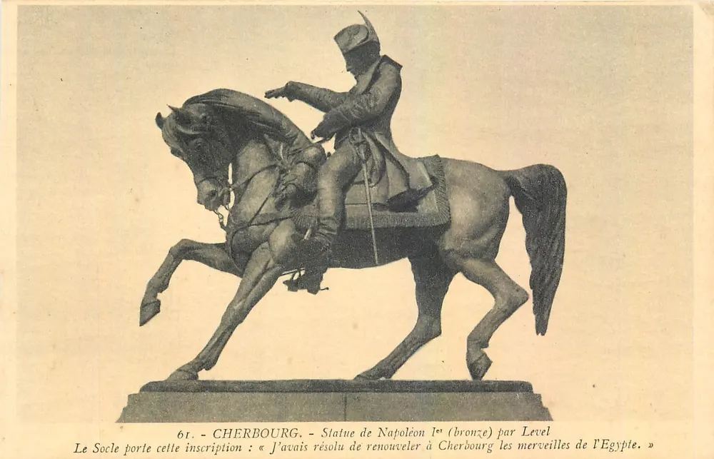 Cherbourg — Estátua de Napoleão 1º (bronze) por Level — Edição Becquemine & Girard - Frente