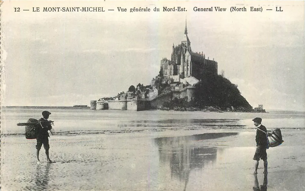 DER MONT-SAINT-MICHEL — Allgemeiner Blick aus der Nordostrichtung — LL - Vorderseite