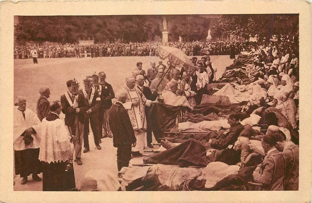 Bênção dos doentes em Lourdes — Edição P. Donet — n° 52 - Frente