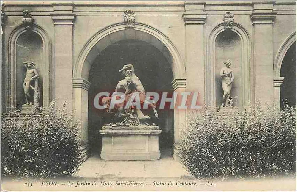 LYON — Il giardino del Museo Saint-Pierre — Statua del Centauro — LL. - Recto