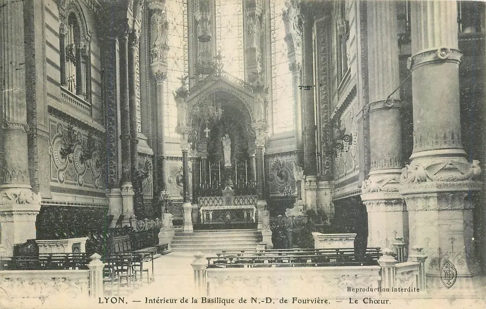 LYON — Interior da Basílica N.-D. de Fourvière — O Coro - Frente