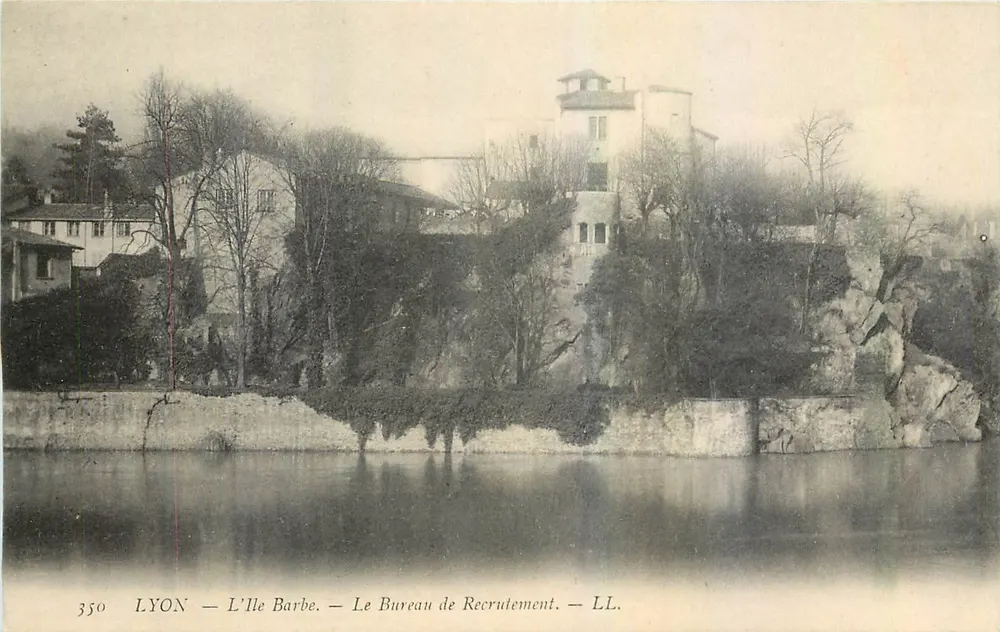 LYON — L'Île Barbe — Le Bureau de Recrutement — LL. - Recto