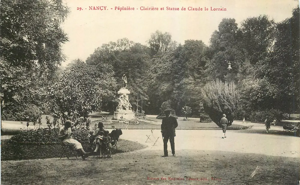 Nancy - Jardim de Ninfas - Clariana e Estátua de Claude le Lorrain - Frente