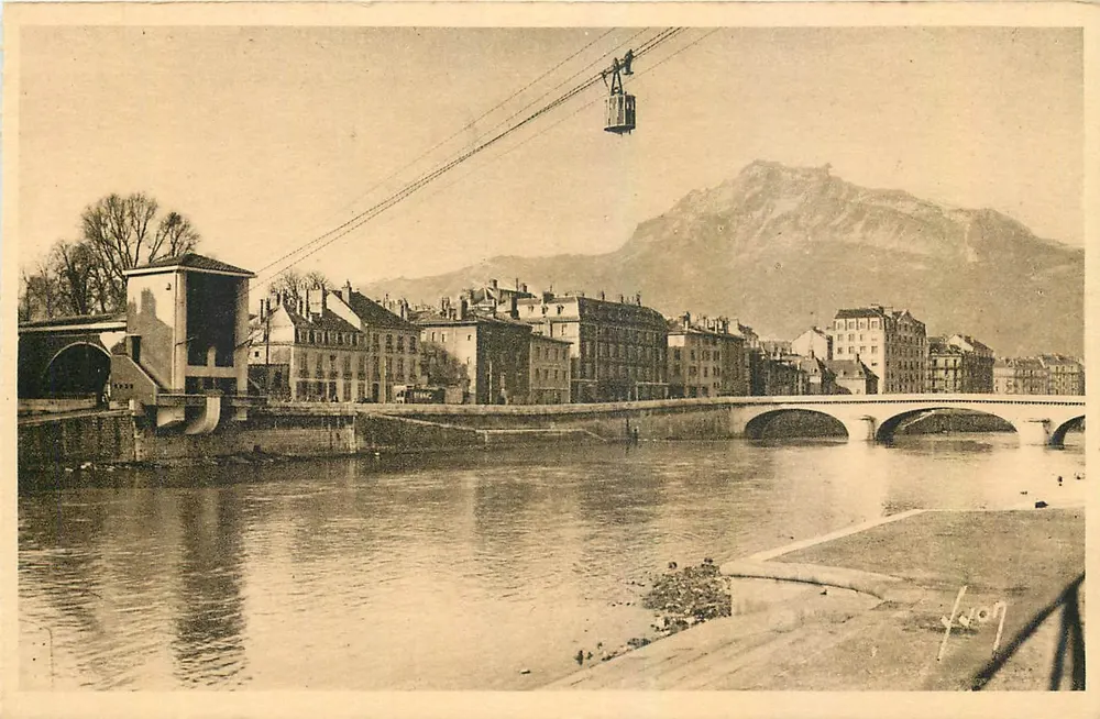 Grenoble (Isère) — Die Ufer — Im Hintergrund der Moucheterotte — Les Éditions d'Art Nouveau, Paris - Vorderseite