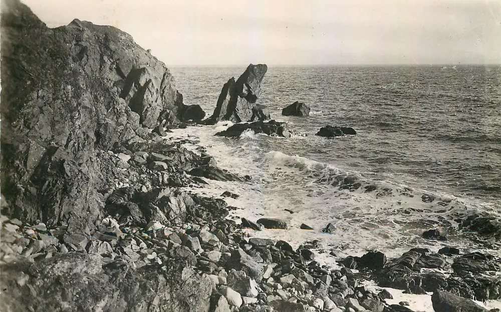 Costas da Mancha — Rochas no Cabo da Hague — Editor: Studio Bazire-Maître - Frente