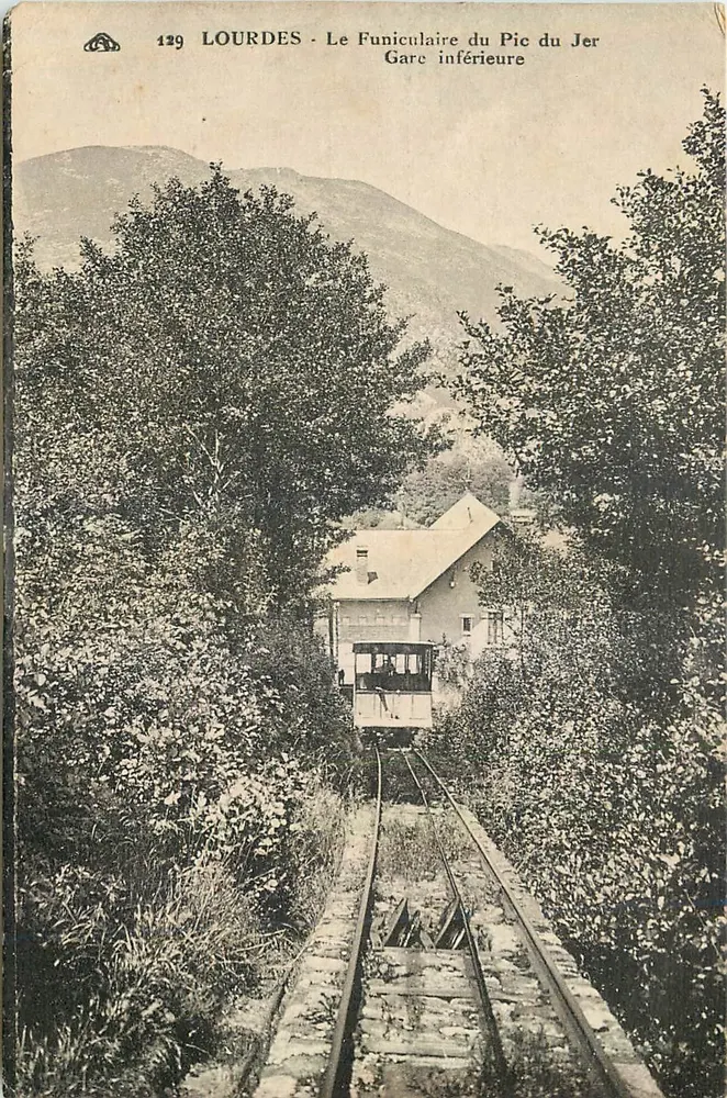 Lourdes - Die Seilbahn des Pic du Jer - Untere Station - Vorderseite