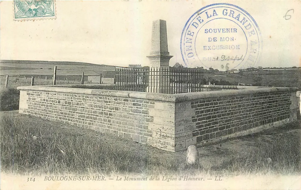 Boulogne-sur-Mer — Den Denkmal der Ehrenlegion — LL - Vorderseite