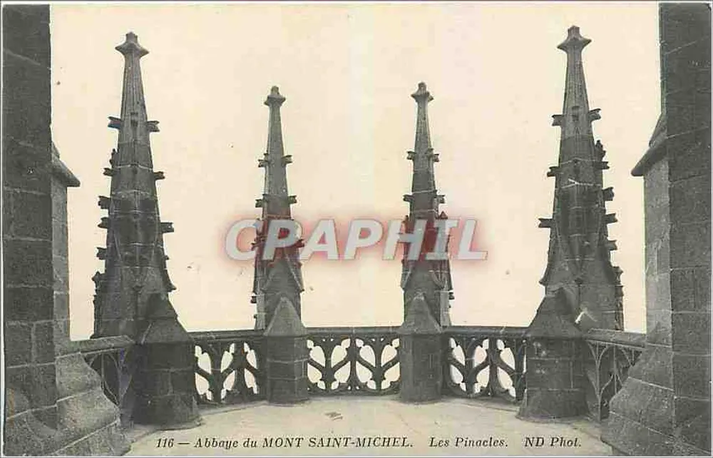 Abadia do MONT-SAINT-MICHEL — Os Pináculos — ND Fot. - Frente