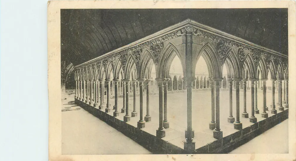 Abadia do Mont Saint-Michel — Claustro — Edição dos Monumentos Históricos no Grand Palais - Frente