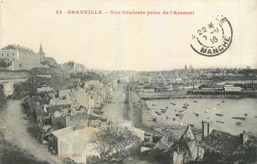 Granville — Vue Générale prise de l'Arsenal — Puel, phot. - Recto