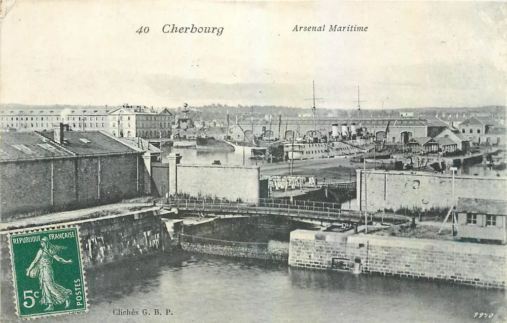 Cherbourg — Arsenal Marítimo — Clichés G. B. P. n° 40 - Frente