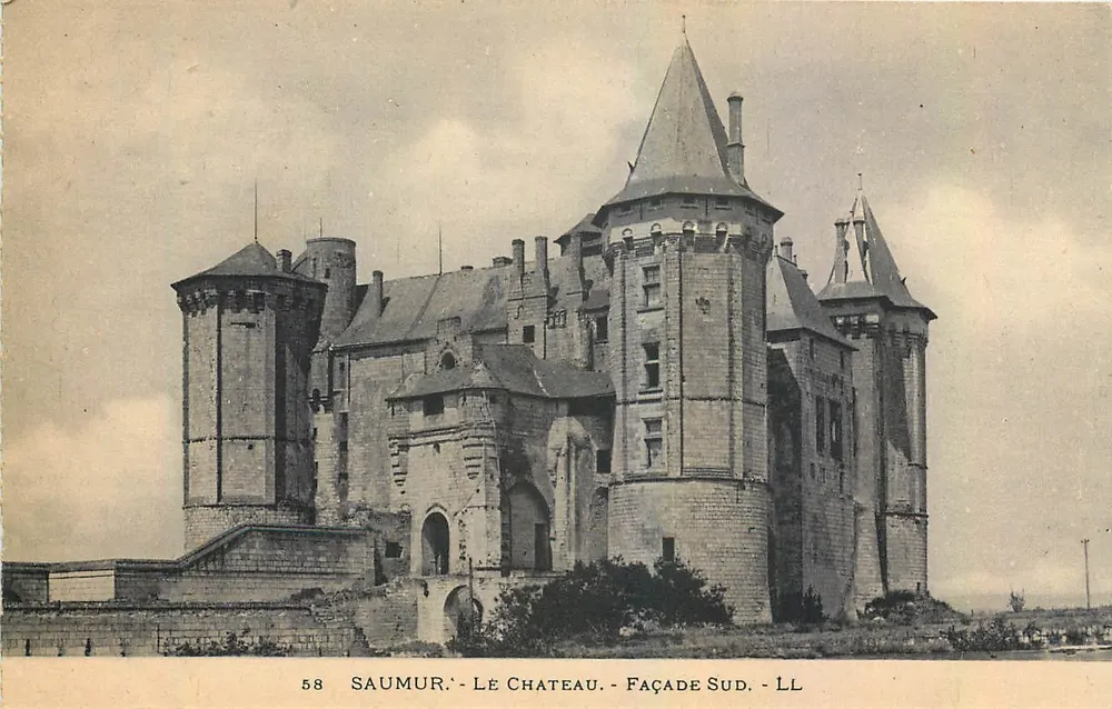 Saumur - O Castelo - Fachaça Sul - LL - Frente