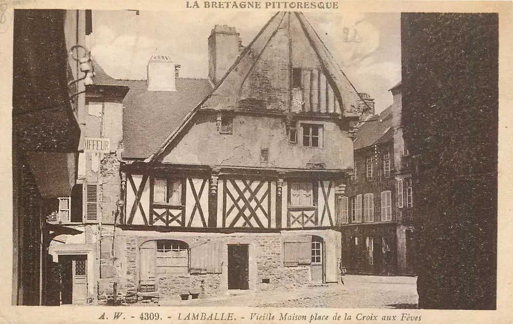 Lamballe - Altes Haus, Place de la Croix aux Fèves — A. W. - 4309 - Vorderseite