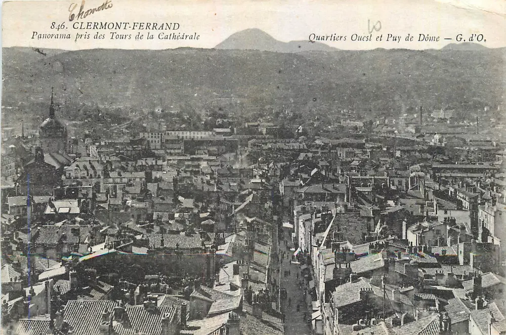 Clermont-Ferrand — Panorama pris des Tours de la Cathédrale — Quartiers Ouest et Puy de Dôme — G. d'O. - Recto