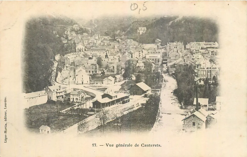 Cauterets — Vista geral — Léger-Martin, editor, Lourdes, n°17 - Frente