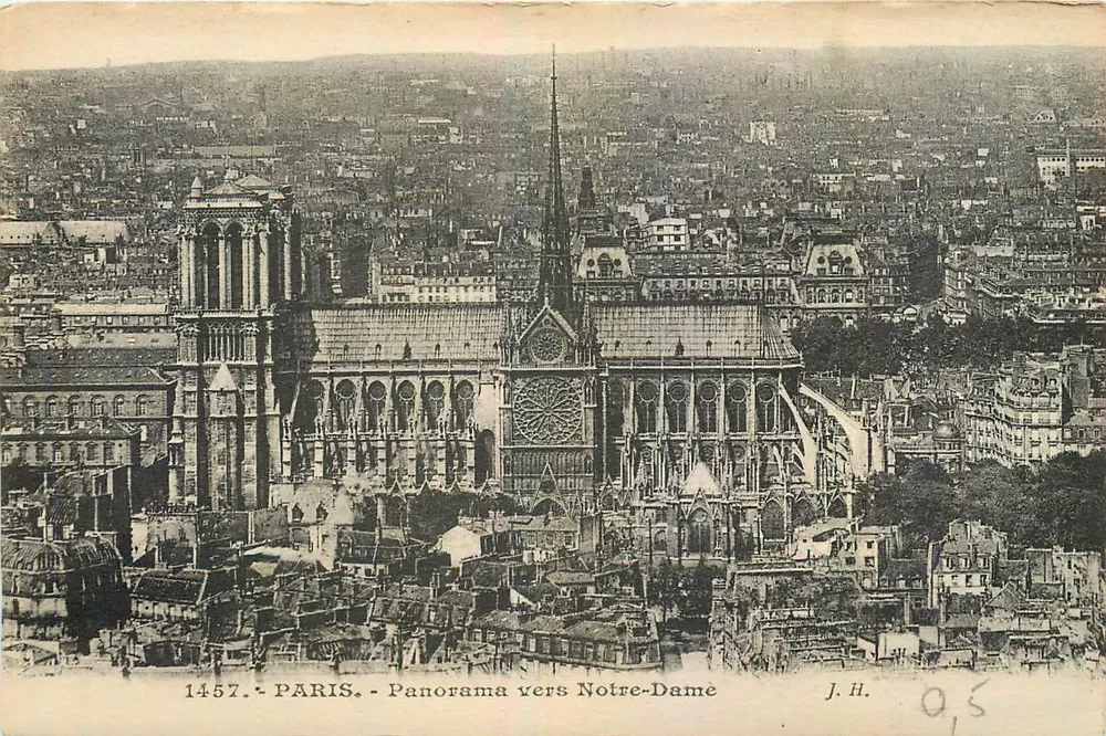 Paris - Panorama em direção à Notre-Dame - J. H. - Frente
