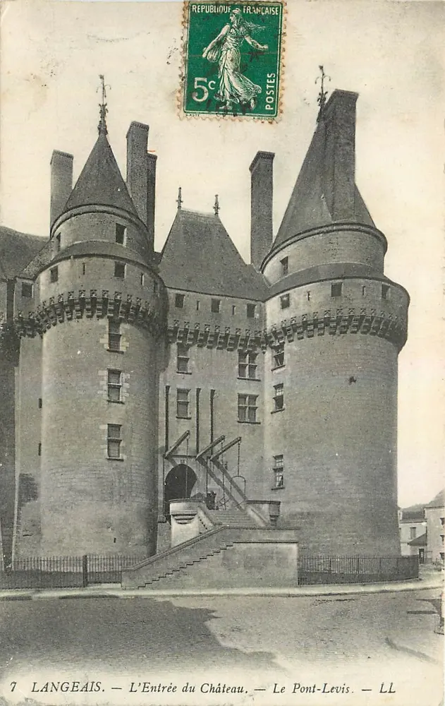 Langeais — L'Entrée du Château — Le Pont-Levis — LL - Recto