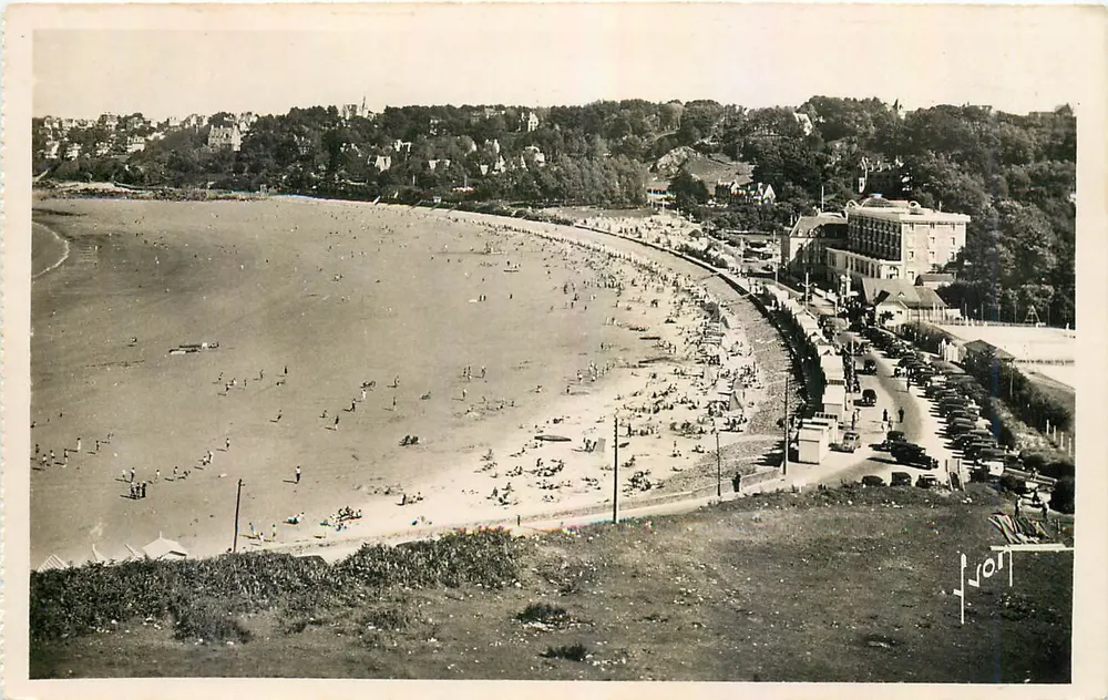 Plage de Trestraou à marée basse — Perros-Guirec (C.-du-N.) — Les Éditions d'Art, Paris - Recto