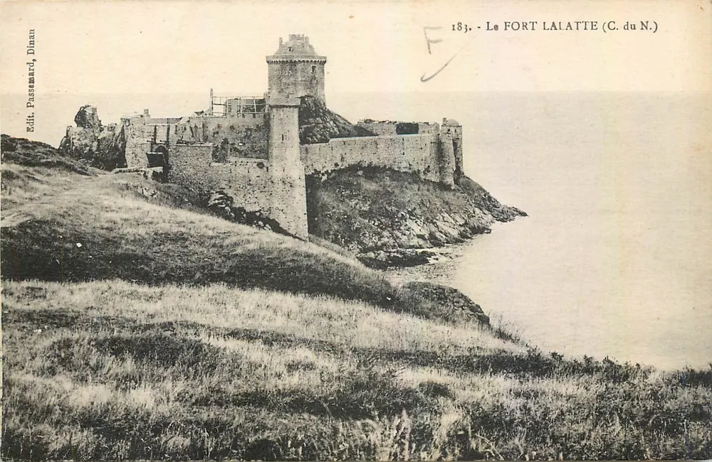 O Forte Lalatte (C. du N.) — Dinan — Editora Passamard - Frente