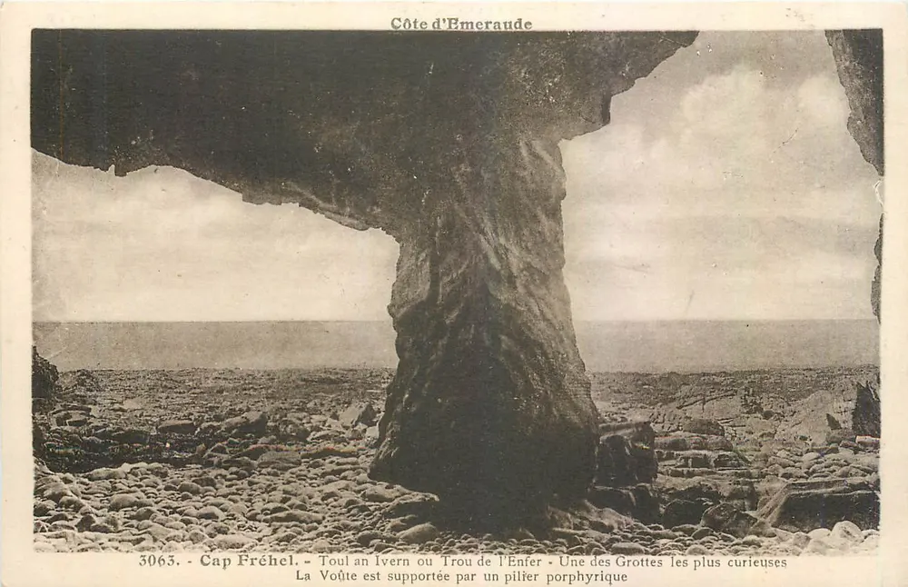 Cap Fréhel - Toul an Ivern ou Trou de l'Enfer - Côte d'Émeraude - Recto