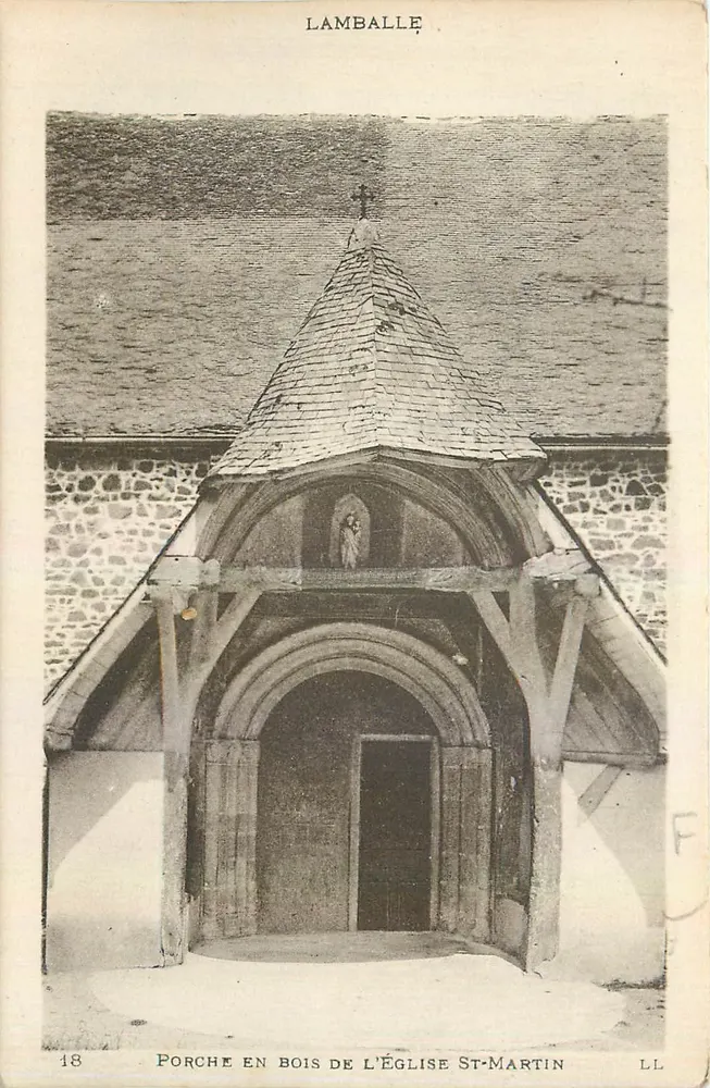 Lamballe — Holzportal der Kirche Saint-Martin — LL - Vorderseite