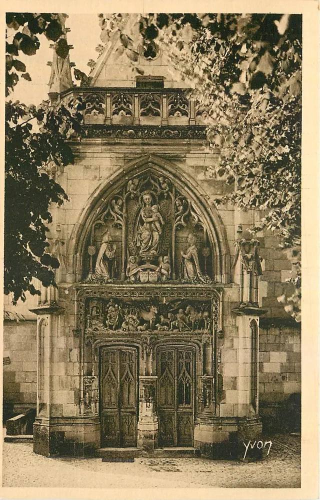 Porte de la Chapelle St-Hubert — Château d'Amboise — Édition d'Art YVON - Recto