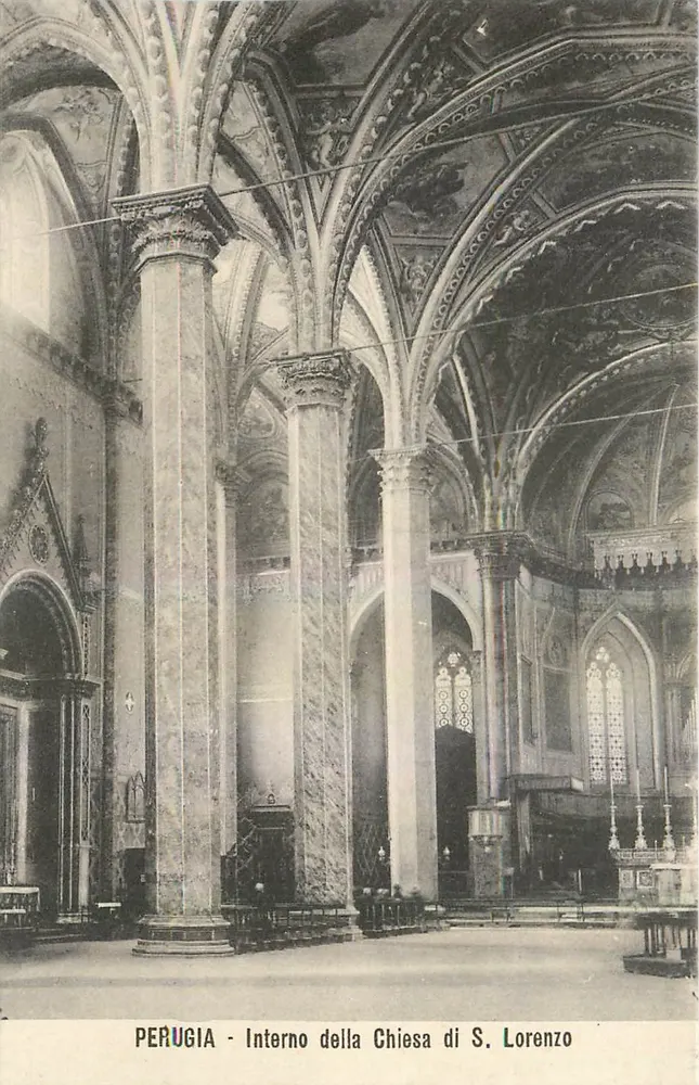 Perugia - Interior de la Iglesia de S. Lorenzo - Anverso