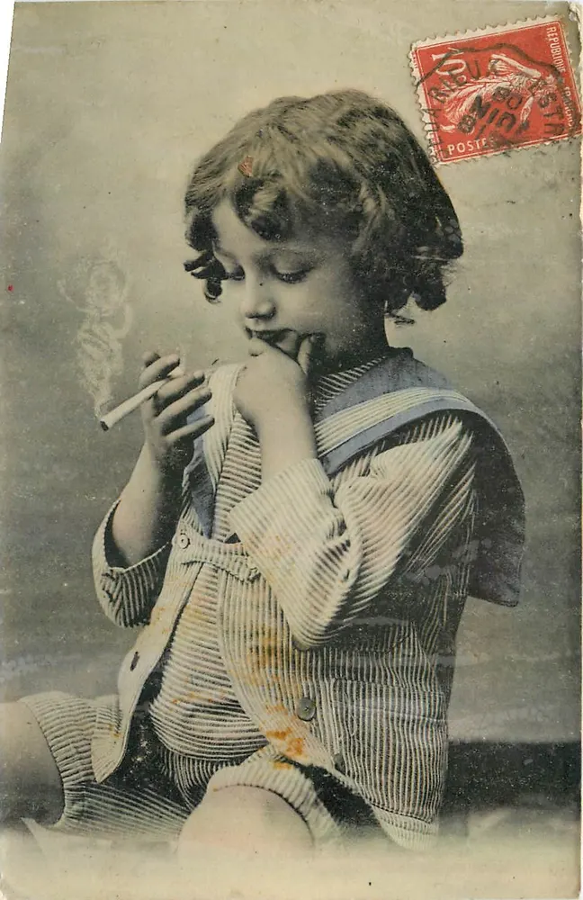 Criança fumando um cigarro — Editor não identificado, número de série não visível - Frente