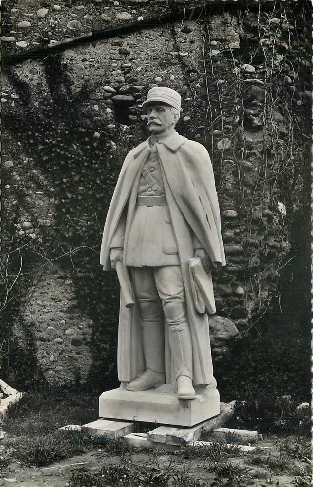 Valentine (Haute-Garonne) — Statue des Marschalls Foch — Skulptur von Michelet Edmond - Vorderseite