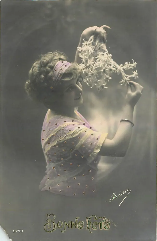 Femme tenant un bouquet — Bonne Fête — Irisa, n° 8749 - Recto