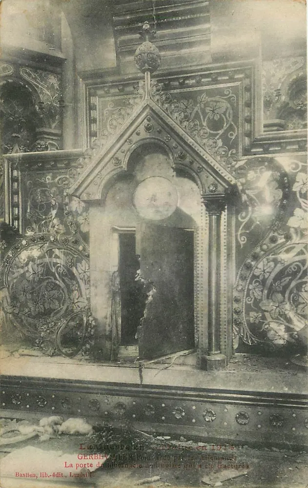 जर्बे में चर्च के द्वार — 1914 में जर्मनों द्वारा नष्ट कर दिया गया — बास्टिएन, पुस्तक विक्रेता-एडिटर, लुनेविल - आगे