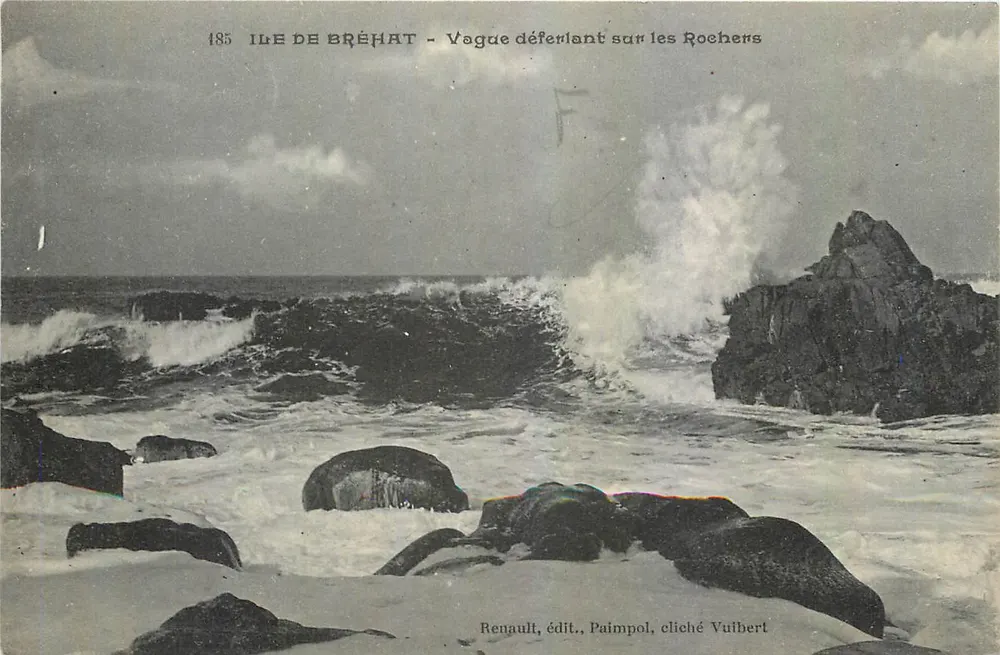 Ile de Bréhat - Vague déferlant sur les Rochers — Renault, édit., Paimpol, cliché Vuilbert - Recto