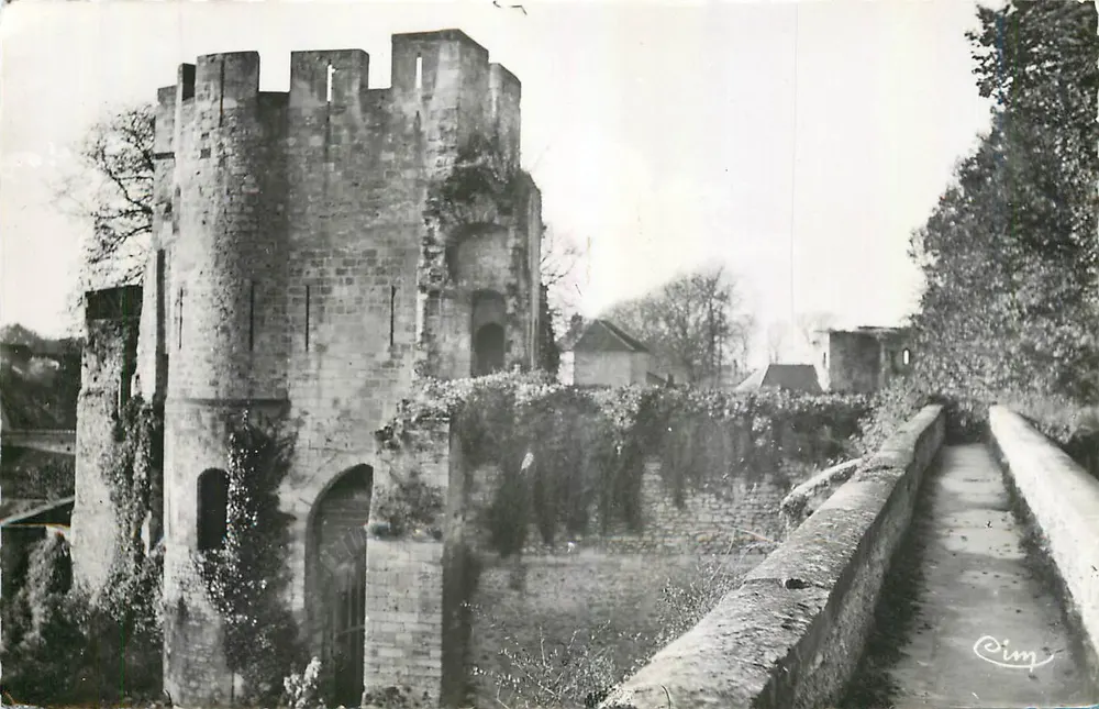 Gisors (Eure) — A Torre, dita Torre do Governador — Fotógrafo Verdadeira Casa - Frente