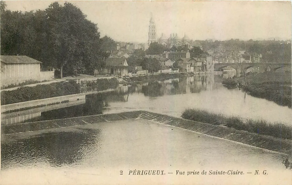 Périgueux — Vista tirada de Sainte-Claire — N. G. - Frente