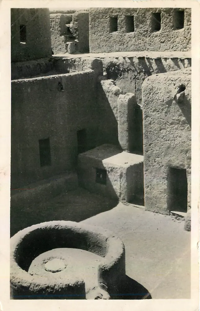 Innenansicht des borj des Vaters de Foucauld, Tamaourasset — 5 sp — zwei Fenster der Kapelle — Verlag C. Chéa & C. Chéa - Vorderseite