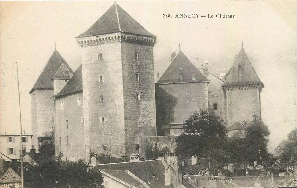 Annecy — O Castelo — Aubriot, fot. Annecy - Frente